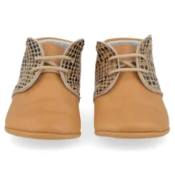 babyschoenen cognac