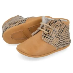 babyschoenen cognac