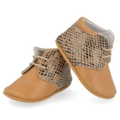 babyschoenen cognac