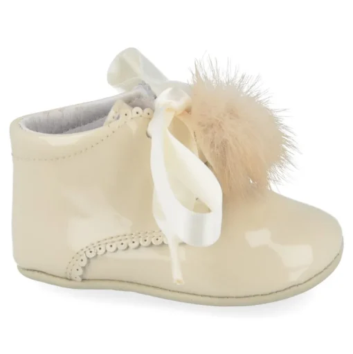 babyschoenen ecru