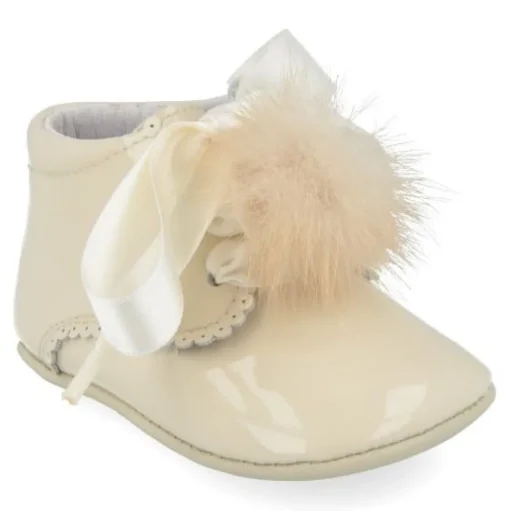babyschoenen ecru
