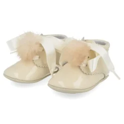 babyschoenen ecru
