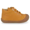 babyschoenen oker