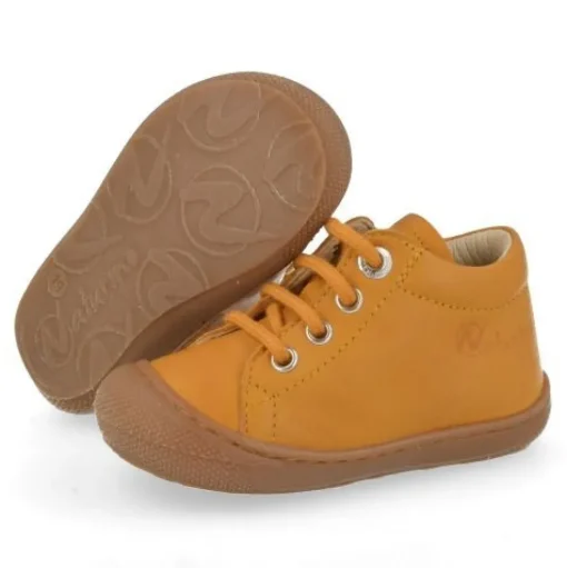 babyschoenen oker