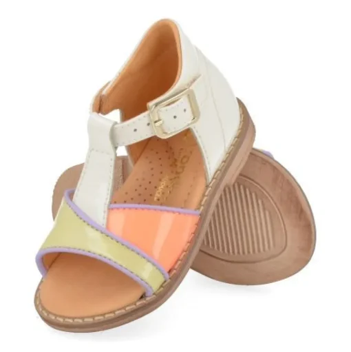 sandalen ecru