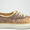 sneakers beige