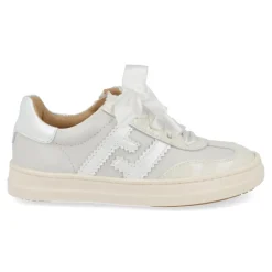 sneakers beige