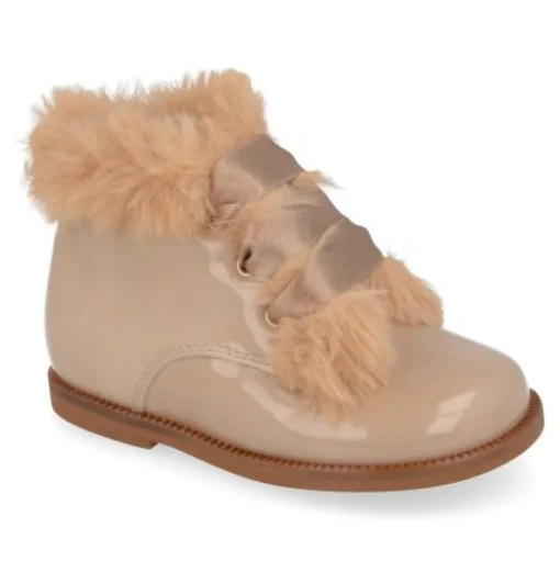 sneakers beige