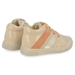 sneakers beige