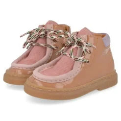 sneakers beige