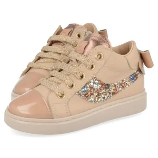 sneakers beige