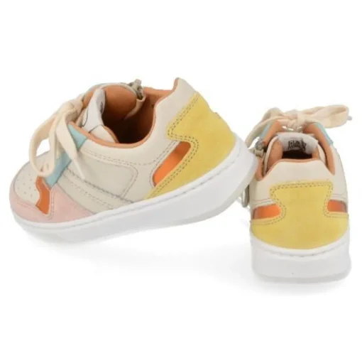 sneakers beige