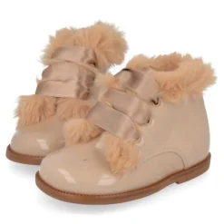 sneakers beige