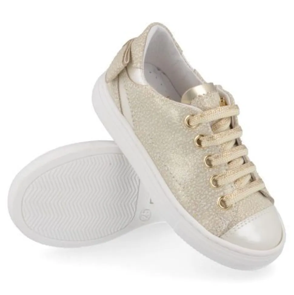 sneakers beige