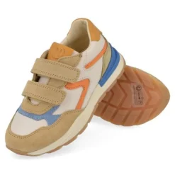 sneakers beige