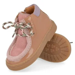sneakers beige