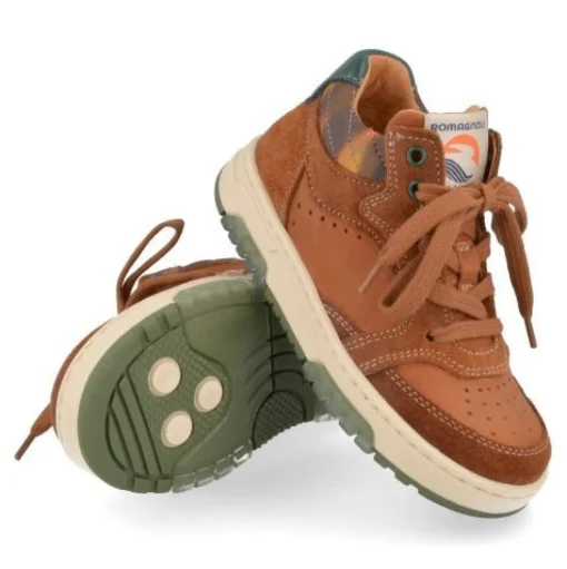 sneakers cognac