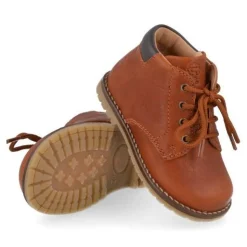 sneakers cognac