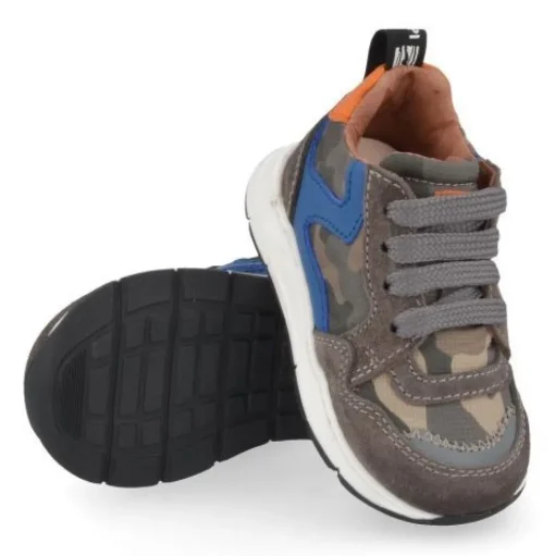 sneakers grijs