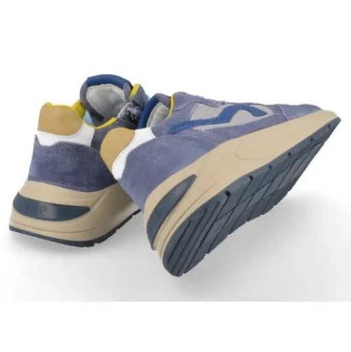 sneakers jeans bl