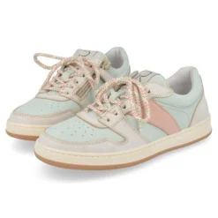 sneakers mint