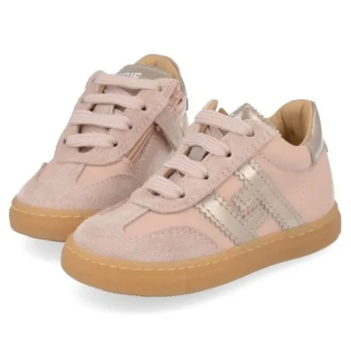 sneakers nude