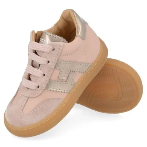 sneakers nude