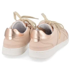 sneakers nude