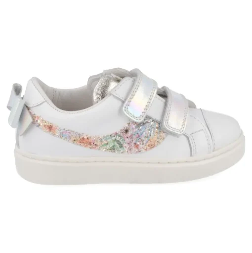 sneakers wit
