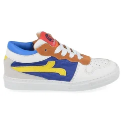 sneakers wit