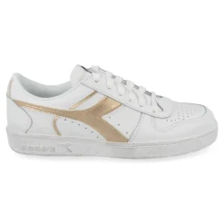 sneakers wit