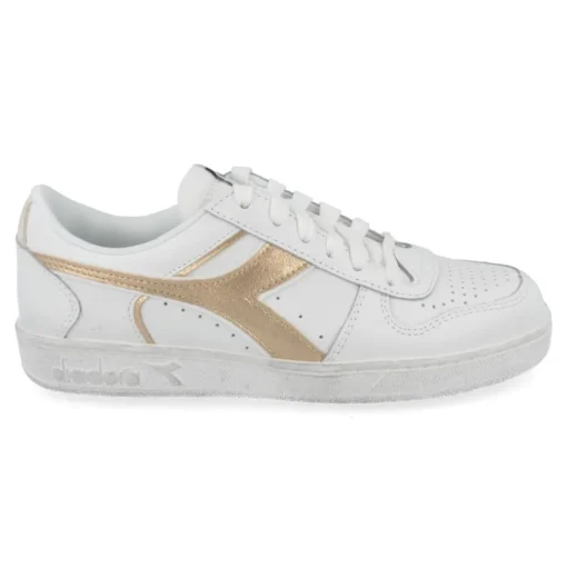 sneakers wit