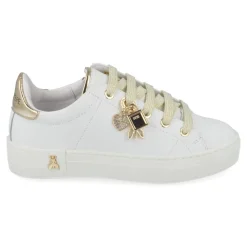 sneakers wit