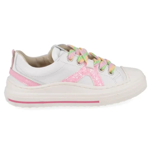 sneakers wit