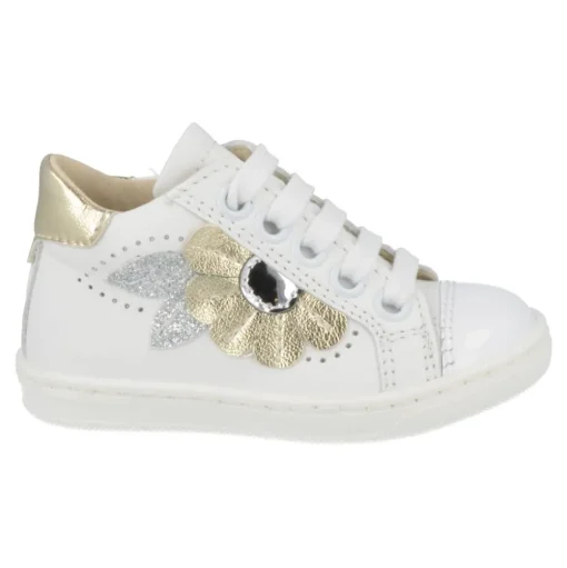 sneakers wit