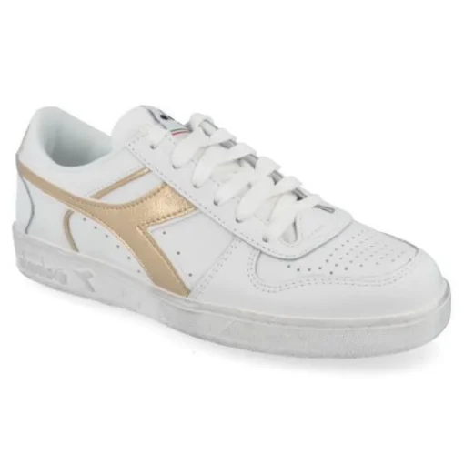 sneakers wit