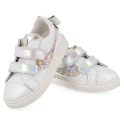 sneakers wit
