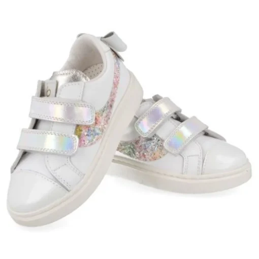 sneakers wit