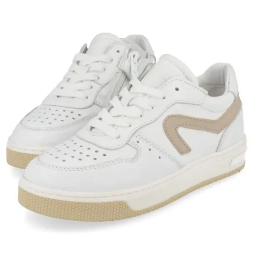 sneakers wit