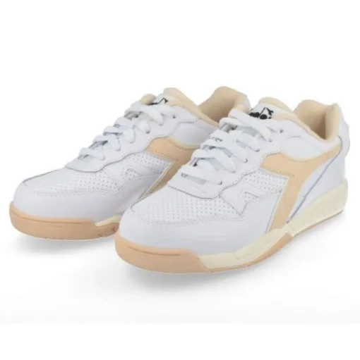sneakers wit