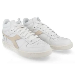 sneakers wit