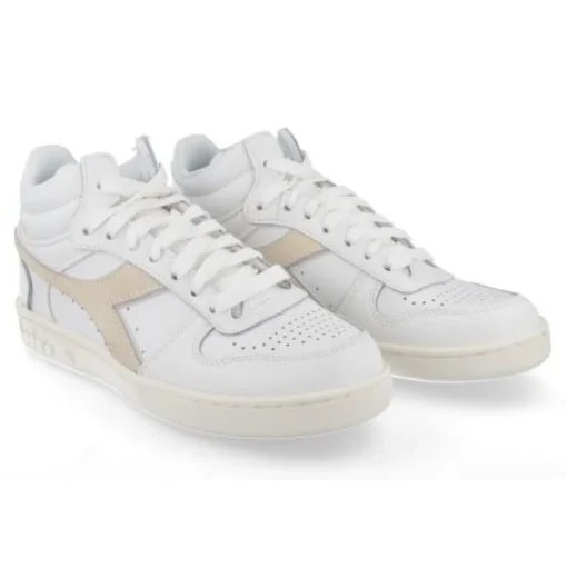 sneakers wit