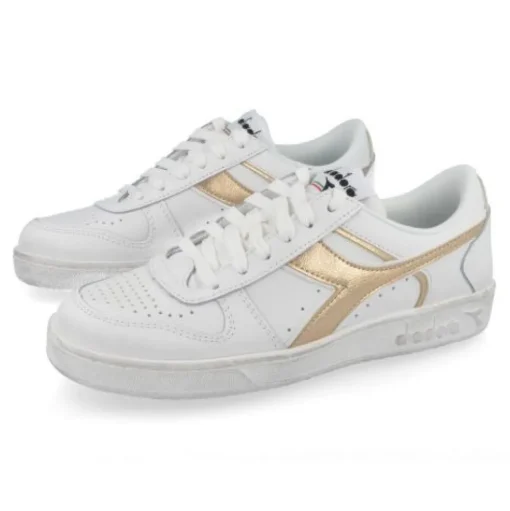 sneakers wit