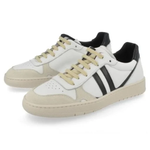 sneakers wit