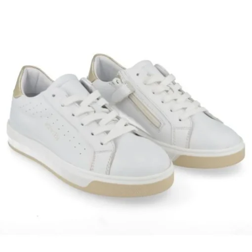 sneakers wit