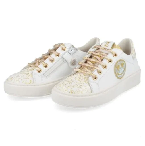 sneakers wit