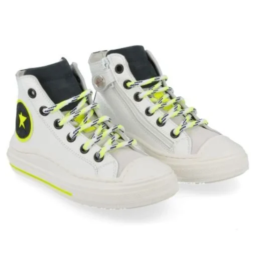 sneakers wit