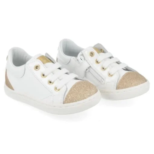 sneakers wit