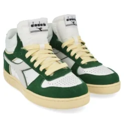 sneakers wit