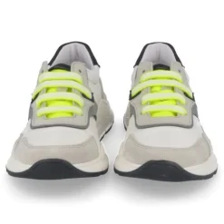 sneakers wit